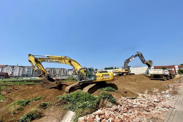 ​Fillojnë punimet në stadiumin e Gjakovës