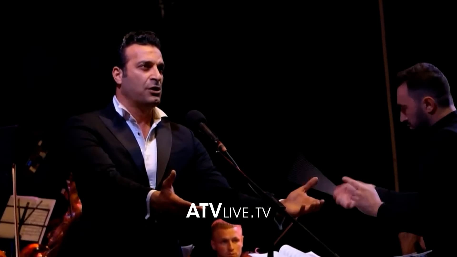Ramë Lahaj & Friends sjellin gala mbrëmjen e paharrueshme të Operës në Sheshin ‘Skënderbeu’