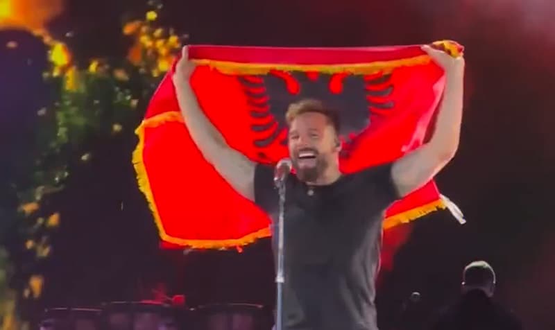 Ricky Martin në shqip, ja çfarë thotë për Tiranën
