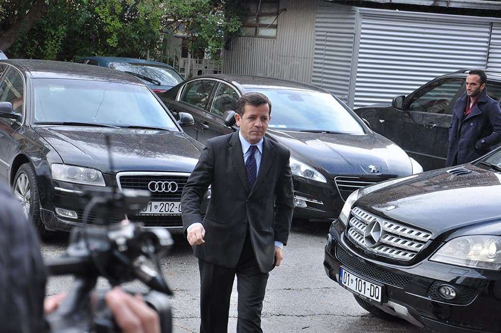Remi e përkrah publikisht Kurtin, u “qepon” partive opozitare: Ne jemi në rrugën e drejtë