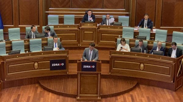 ​Rrustemi: Duhet të hiqen masat negative për Kosovën