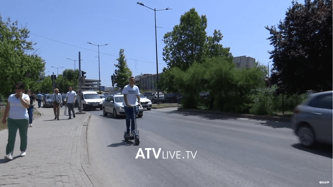 Temperaturat e larta, dëmtohet asfalti në Prishtinë