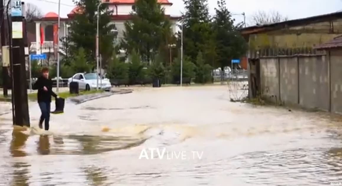 Reshjet e shiut, IHMK-ja paralajmëron vërshime të shpejta
