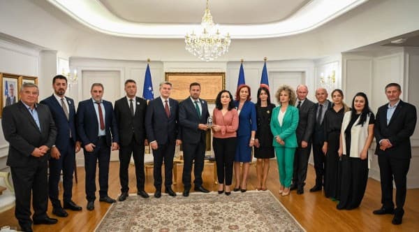 ​Osmani: Gjenocidi në Srebrenicë, simbol i tmerrit të krimeve serbe