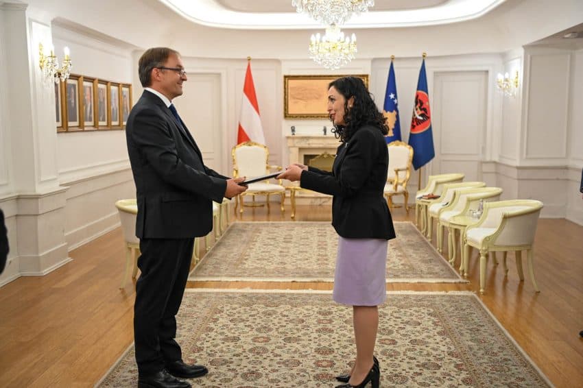 Osmani pranoi letrat kredenciale nga ambasadori i ri i Austrisë, George Schnetzer