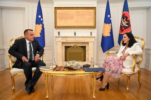Presidentja Osmani e ministri Ejupi flasin për avancimin e FSK-së