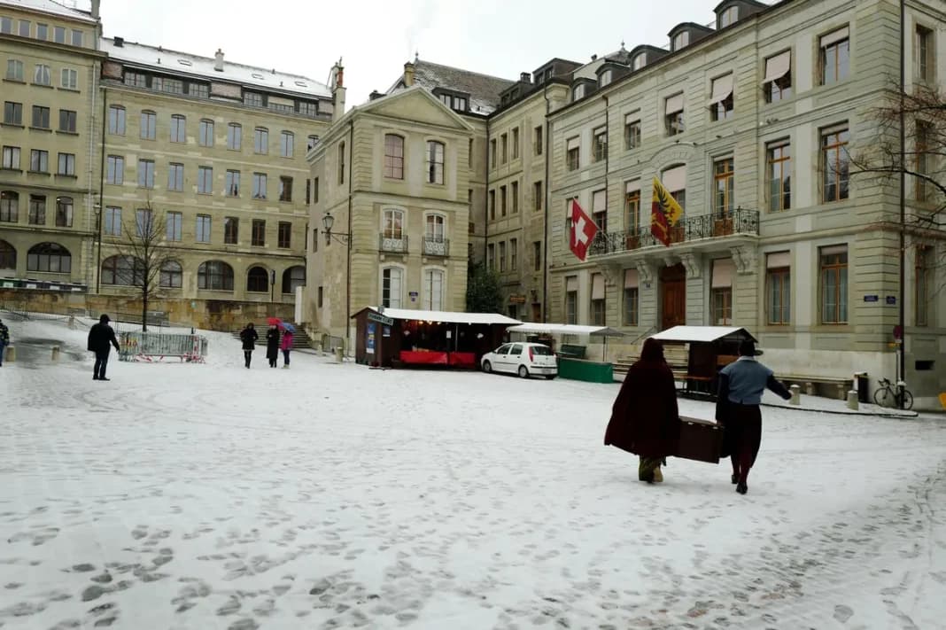 Zvicra zbardhet nga bora në gusht, e pak kilometra më larg kombajnat në vapë po korrin grurin
