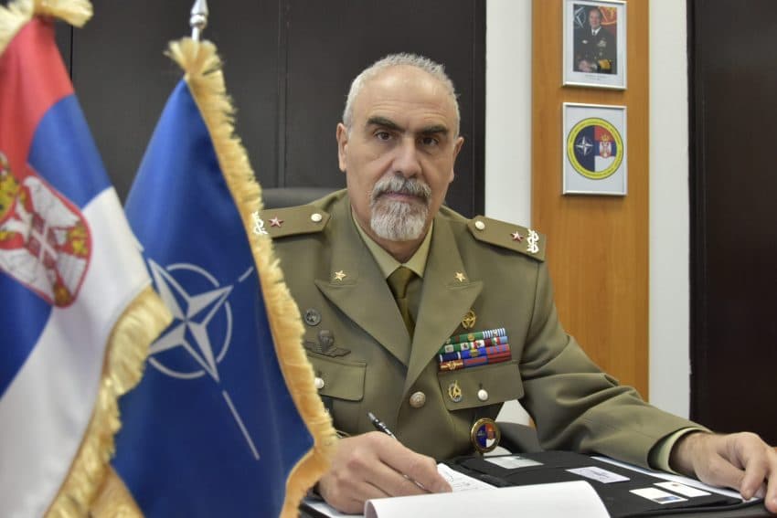 Shefi i Zyrës së NATO-s në Beograd: Dialogu është mënyra e vetme për të zgjidhur mosmarrëveshjet Kosovë-Serbi