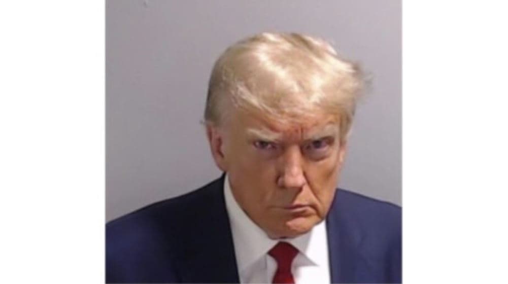 Donald Trump bëhet ish-presidenti i parë amerikan që i bëhet foto nga burgu