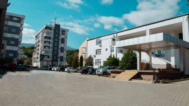 Deçan: Burri dhe gruaja vdesin në të njëjten ditë