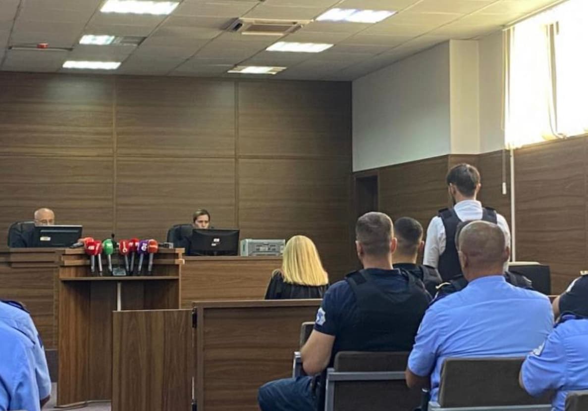 Avokati i Krivaqës: Mora 1 mijë e 800 sms me komente negative si “pastë gruaja jote fatin e Marigonës”
