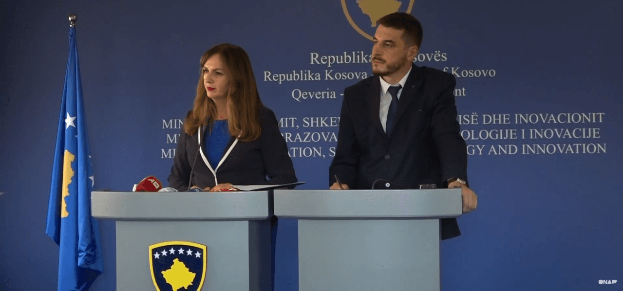 10 ditë para fillimit të mësimit, MASHT i ndërron mënyra e blerjes së librave