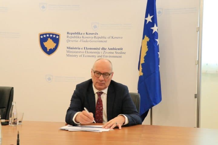 Nitaj: Ata që se kuptojnë sa serioz është paralajmërimi i presidentit francez, kanë telashe me mendjen e tyre