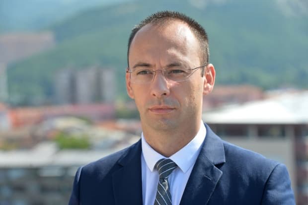 Simiq “kërcënon” me mospjesëmarrje në zgjedhjet e reja në veri të Kosovës