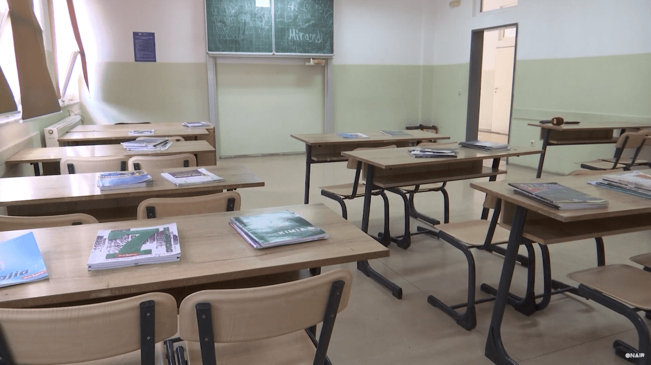 Prindërit më fëmijë nën 6 vjet nuk mund të aplikojnë në e-Kosova