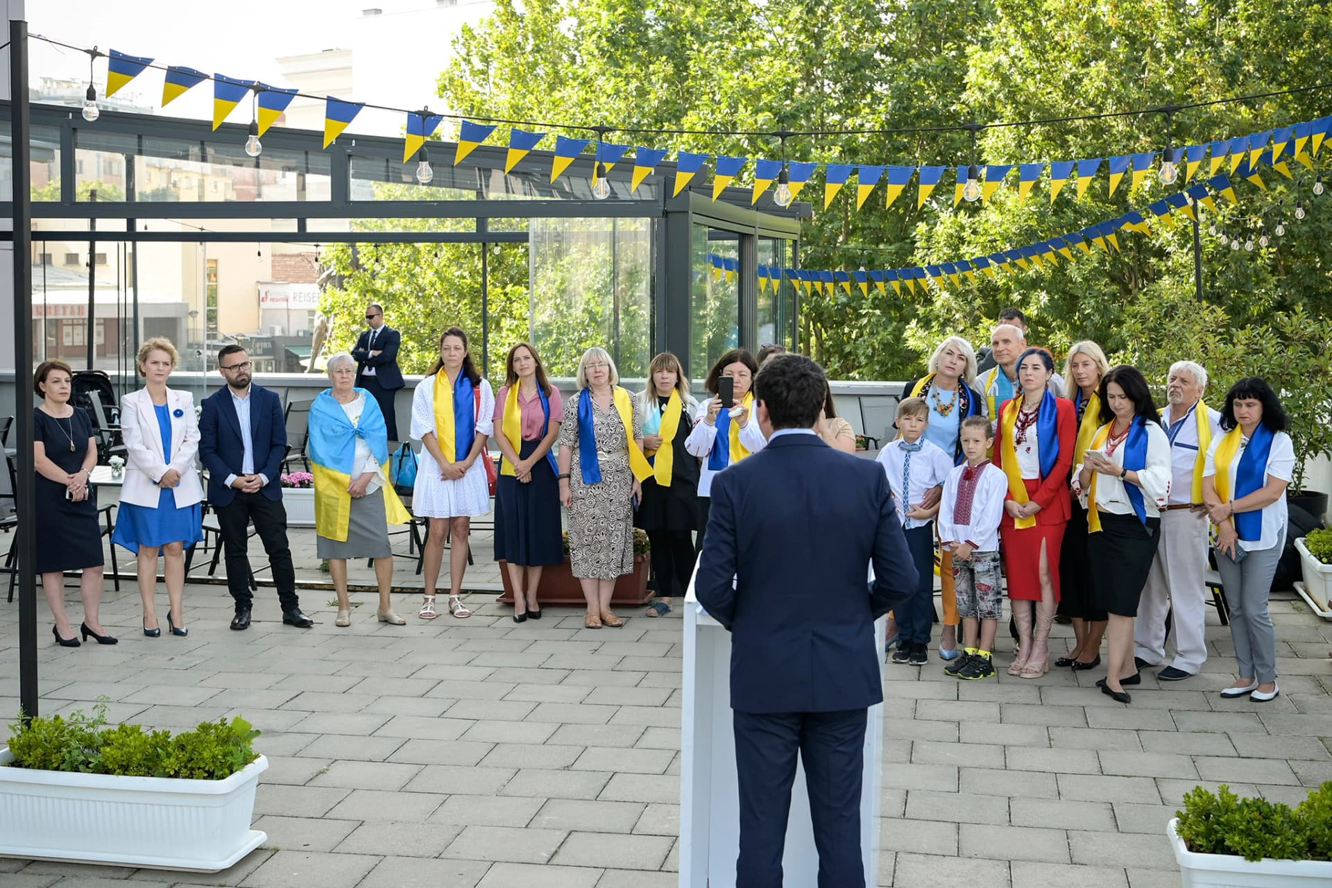 Kurti feston Ditën e Pavarësisë së Ukrainës në Ballkonin e Qeverisë, flet për Zelenskyn