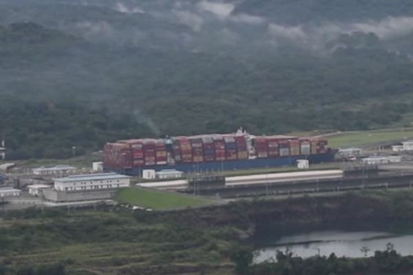 Mbi 200 anije të bllokuara në Kanalin e Panamasë pas rënies së nielit të ujit