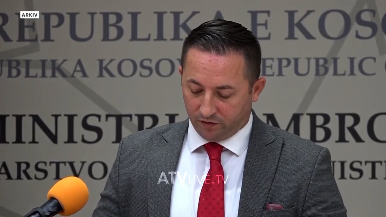 Dorëhiqet Armend Mehaj, Ejupi Maqedonci ministër i ri i mbrojtjes