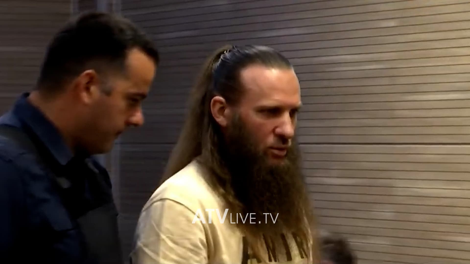 Bedri Krasniqi lirohet nga akuza për kanosje ndaj Shkumbin Mehmetit