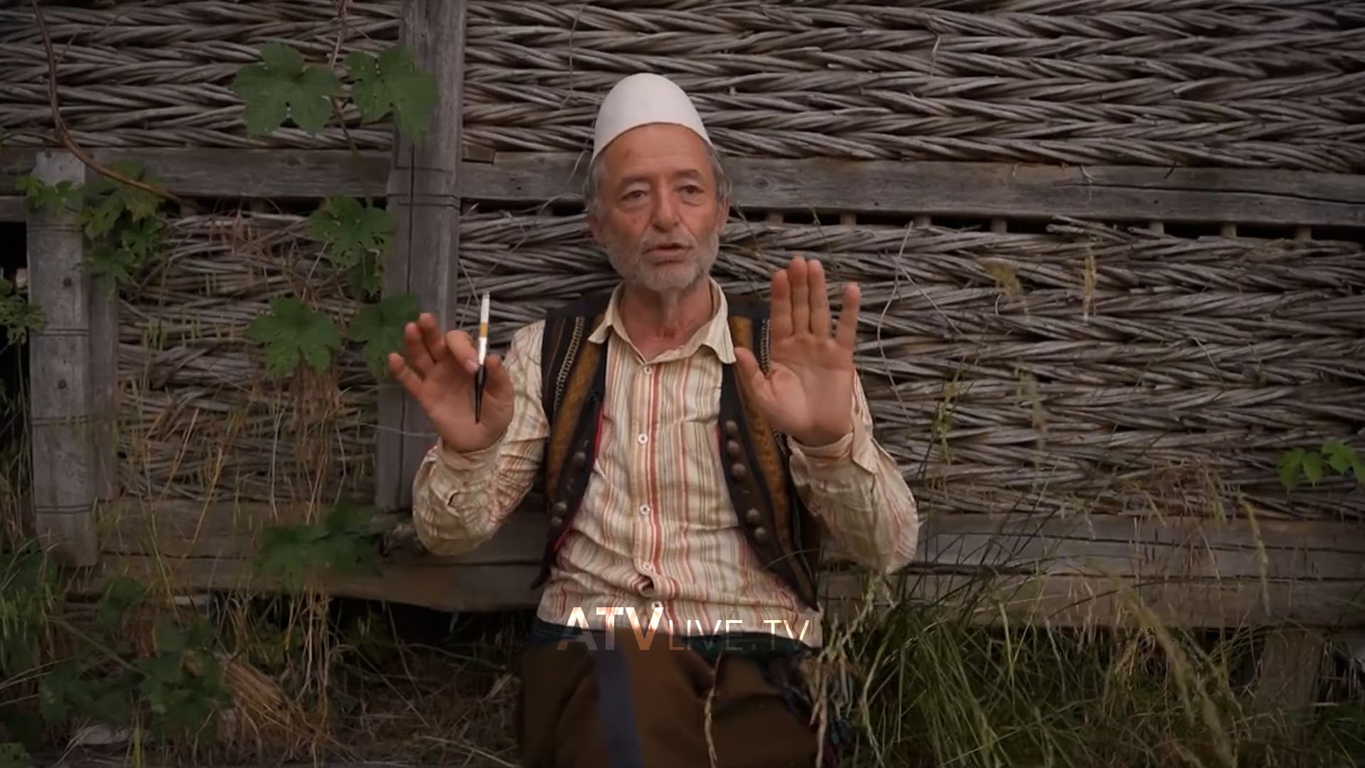 “Mysafiri nalet n’tri turli”, tregime popullore për traditat e pritjes së mysafirëve në rajone të ndryshme shqiptare