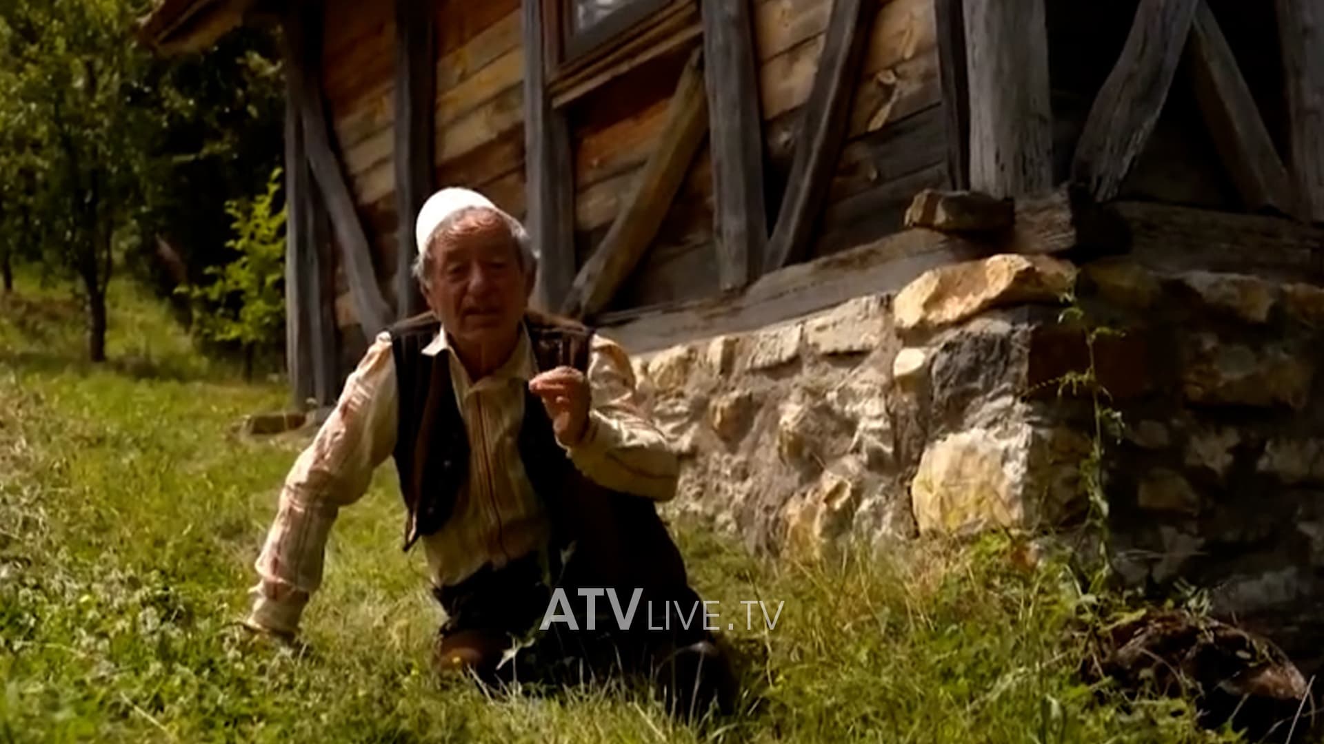 “Me të rrahë miqtë është goxha nderë, a me të rrahë vllaznia koritesh”, mesazhi i gruas që “u ngulit” në mendjen e burrit të saj