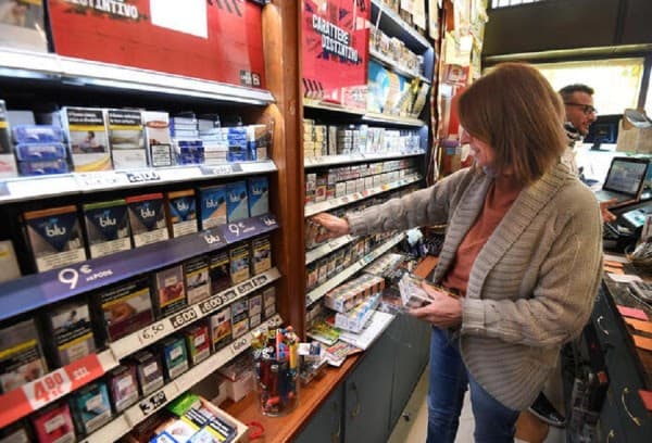Në muajin qershor shitjet me pakicë ranë për 0.2% në vlerë, dhe 0.7% në vëllim