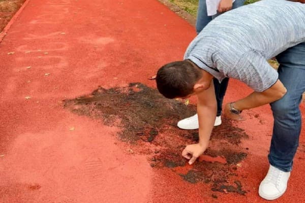 ​Dëmtohet qëllimisht shtegu i ecjes në Tokbahçe