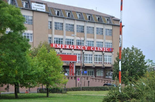 Tre të mitur rrahin brutalisht bashkëmoshatarin në Han të Elezit, 17-vjeçari dërgohet në QKUK