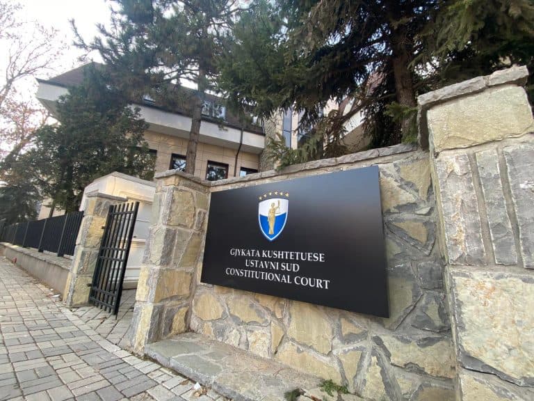Kushtetuesja fillon shqyrtimin e dekretit të presidentes javën e ardhshme