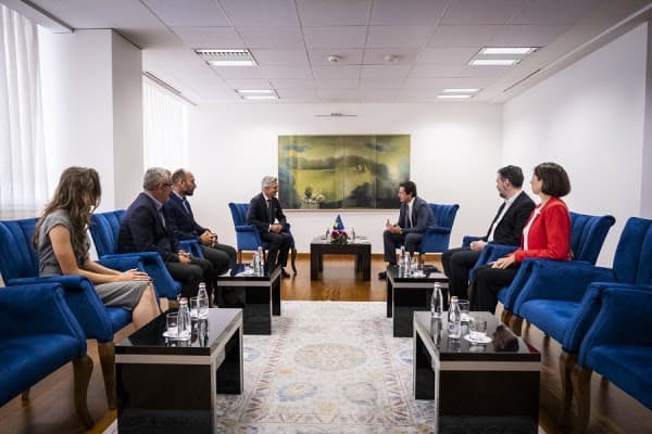 Gërmimet në parkun arkeologjik “Ulpiana”, Kurti takon ekipin udhëheqës