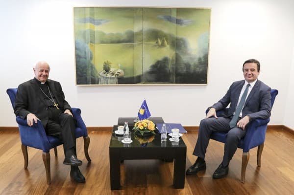​Kurti priti në takim presidentin e Akademisë Papnore për Jetë, imzot Paglia