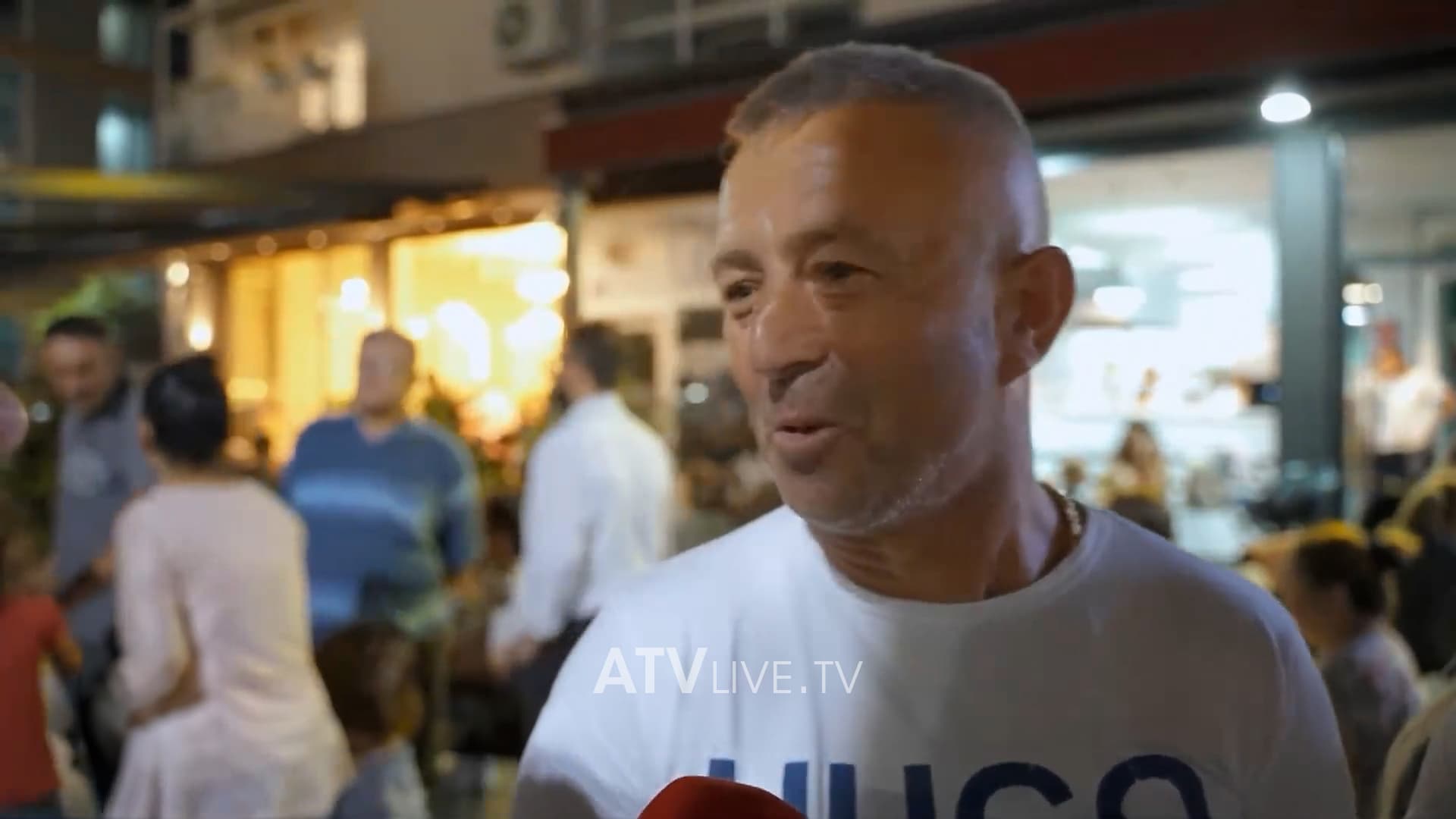‘Kur nisna për anej, krejt kamtë m’kputen, s’kom vullnet as mu çu n’mëngjes’ – Mërgimtari tregon sa shumë mërzitet kur i vjen koha të kthehet në kurbet