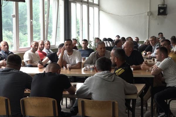 ​Ndëshkohen 151 minatorë të Trepçës që mbajtën grevë