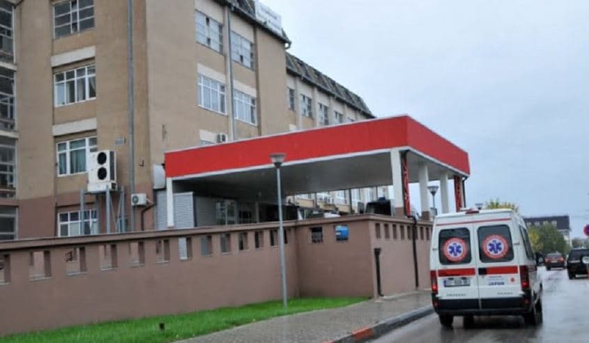 Një burrë vdes në QKUK, policia thotë se po e heton rastin