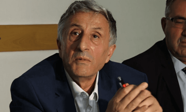 Jasharaj i shqetësuar që tekstet mund të mos shpërndahen me kohë: Mësimi pritet të fillojë me 1 shtator