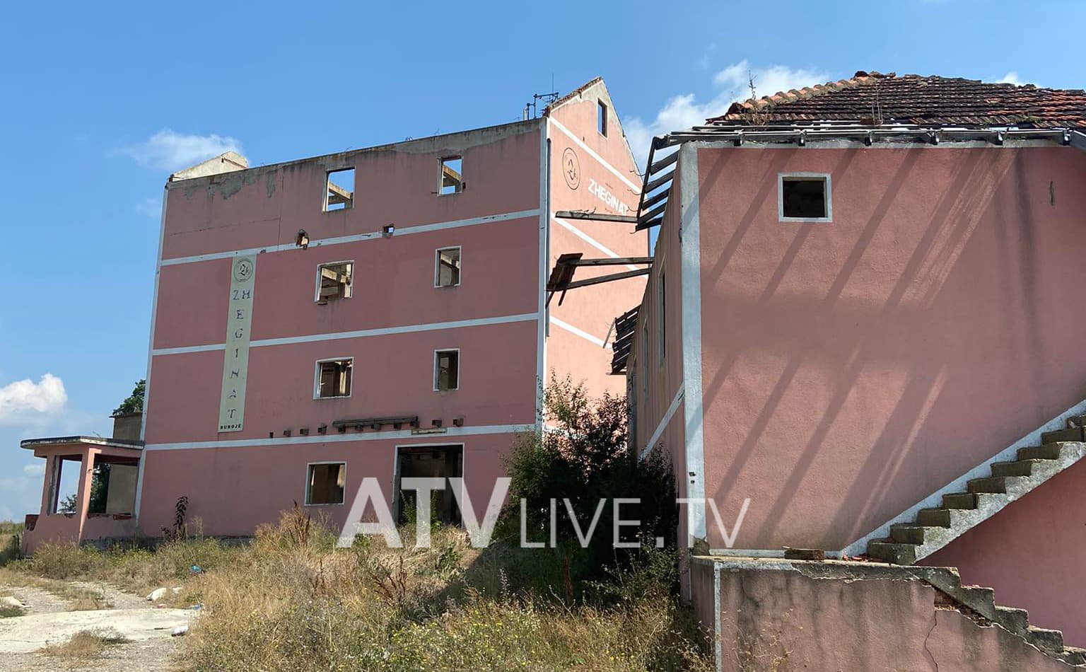 Kjo është shtëpia ku u fsheh për tetë ditë i dyshuari për vrasjen në Klinë