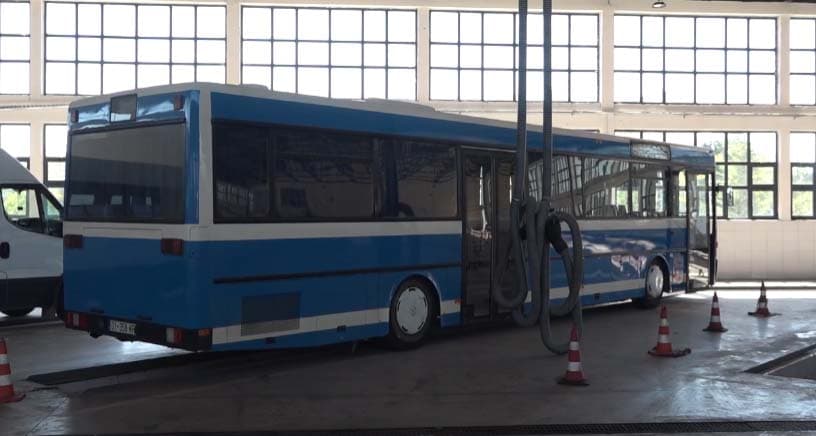 Vjetërsia dhe mbingarkesa me udhëtarë, sjellë telashe për autobusët e “Trafikut Urban”