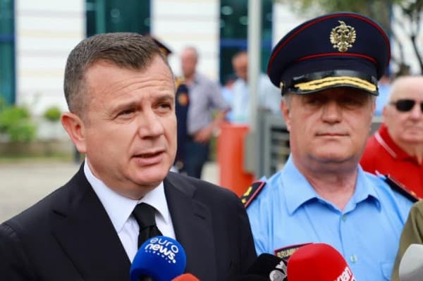 ​Balla: Do të bëjmë çmos që gjaku i dëshmorëve të mos tradhtohet nga policia