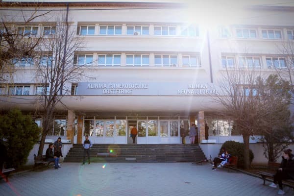 Neonatologjia kalon përkohësisht sfidën me mungesën e Surfaktantit