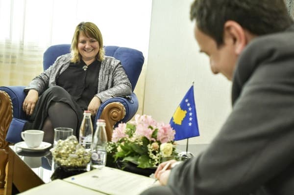 ​Zëvendësministrja e arsimit jep dorëheqje
