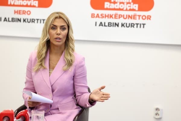 Deliu-Kodra: Njerëz në institucione publike me bekimin e kriminelit Radojçiq
