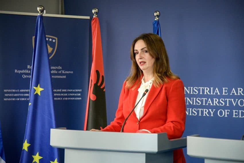 Nagavci paralajmëron prindërit: Do të përballeni me ligjin nëse shpenzoni mjetet për blerjen e librave për diçka tjetër