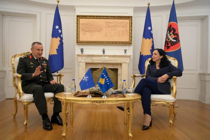 Osmani i kërkon komandantit në ardhje të KFOR-it thellim të bashkëpunimit