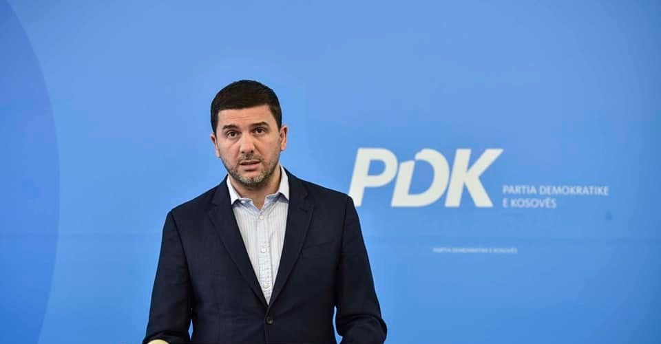 Memli Krasniqi reagon ashpër ndaj Beogradit pas sulmeve të fundit në Veri