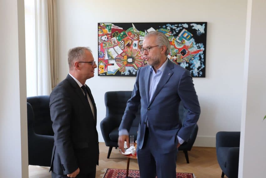 Bislimi takon eurodeputetin Reuten, flasin për procesin e dialogut