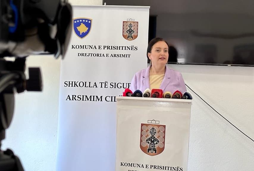 Musmurati thotë se shumica e shkollave s’kanë fare libra, tregon për renovimet që janë duke u kryer