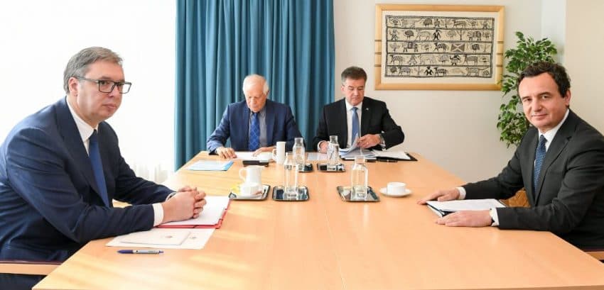Borrell reagon për takimin trepalësh: Sot do të shohim nëse janë gati të marrin përgjegjësi
