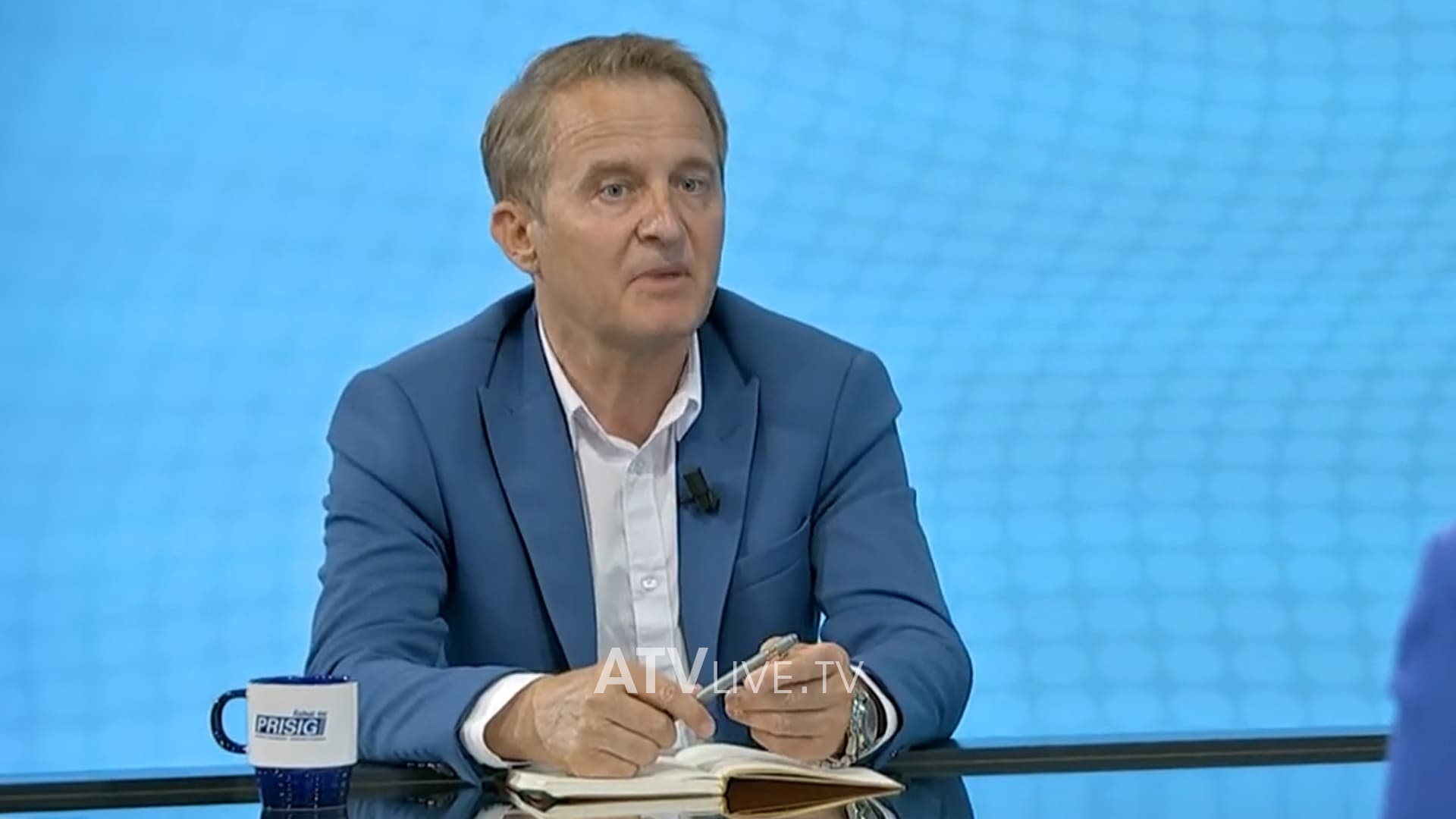 Kryetari i Vushtrrisë ngushëllon familjen e policit të vrarë në veri
