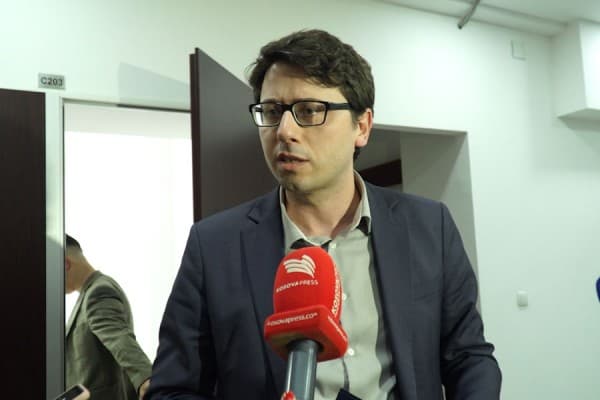 Falja e 100 eurove, Murati: U takon komunave nëse duan ta shfrytëzojnë këtë mundësi ose jo