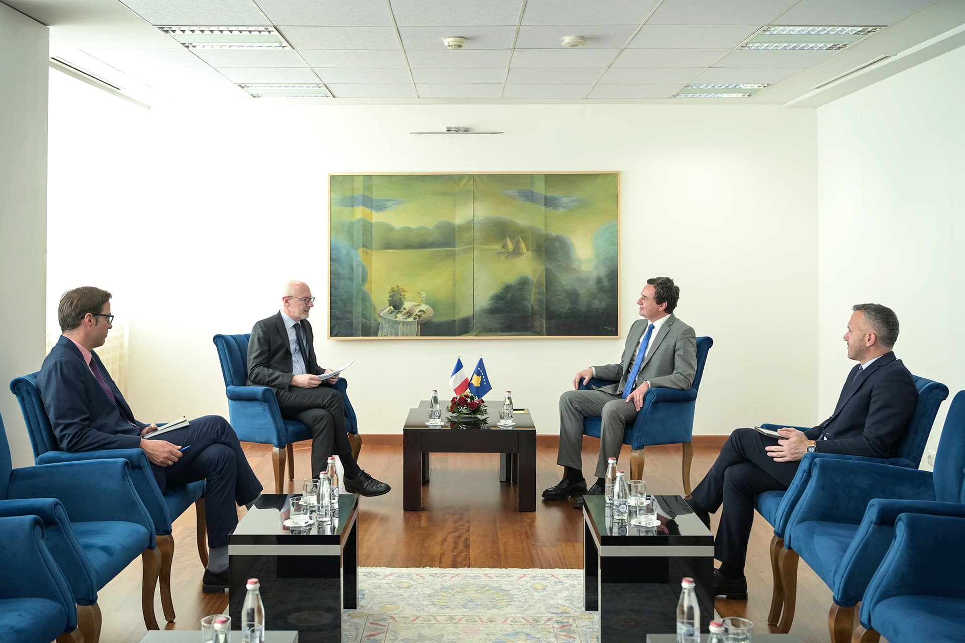 Kurti takon ambasadorin e Francës, flasin për takimin e sotëm në Bruksel